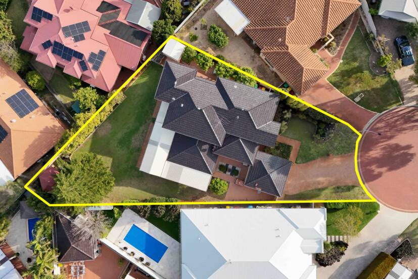 11 Millwood Close, BIBRA LAKE, WA 6163 AUS
