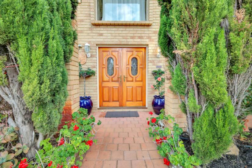 11 Millwood Close, BIBRA LAKE, WA 6163 AUS
