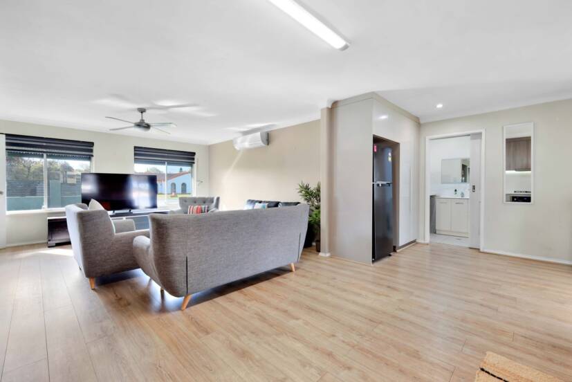 16 Penhurst Court, THORNLIE, WA 6108 AUS