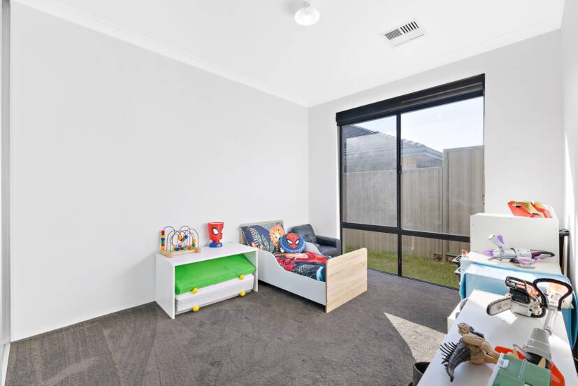 42 Carbeen View, PIARA WATERS, WA 6112 AUS