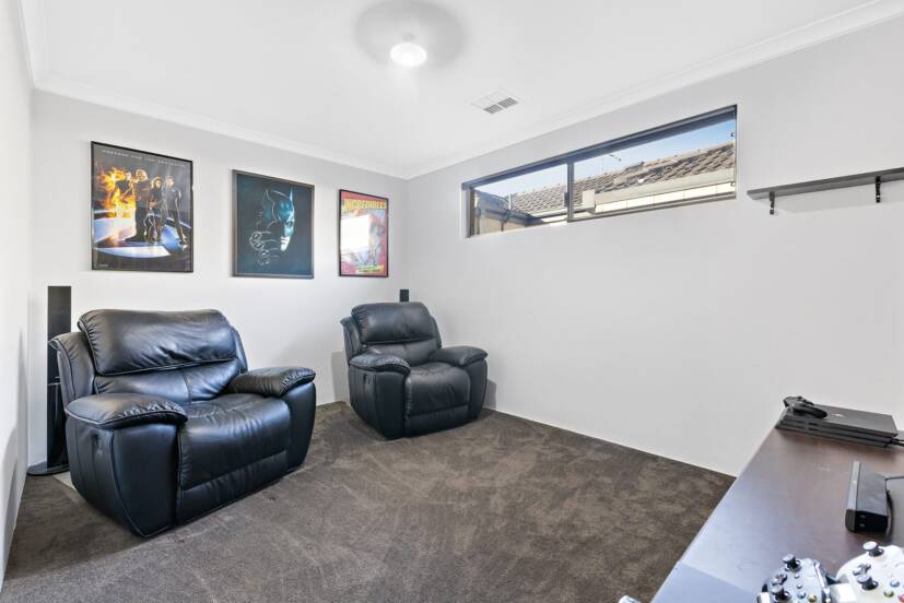 42 Carbeen View, PIARA WATERS, WA 6112 AUS