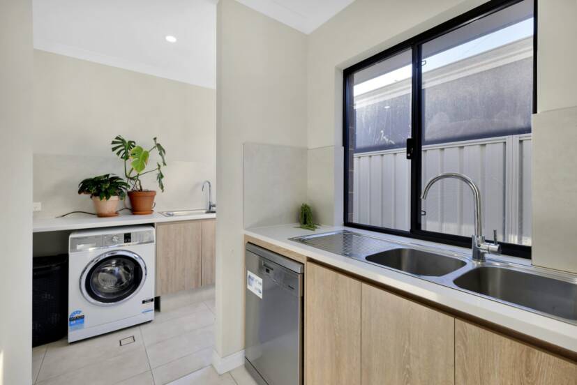 29 Piara Drive, PIARA WATERS, WA 6112 AUS