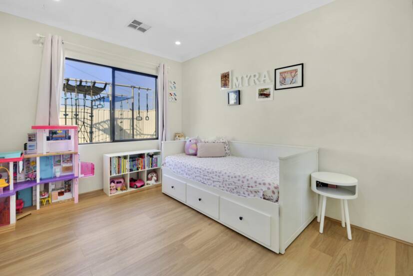 29 Piara Drive, PIARA WATERS, WA 6112 AUS