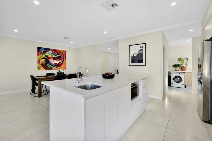 29 Piara Drive, PIARA WATERS, WA 6112 AUS