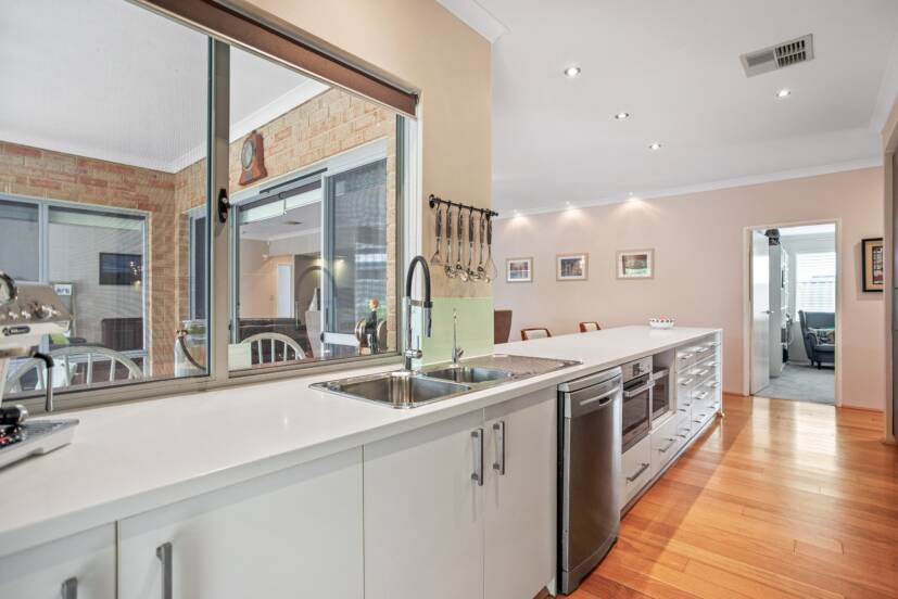 10 Chiara Avenue, HARRISDALE, WA 6112 AUS