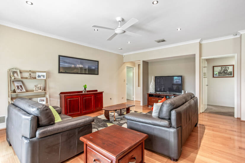 10 Chiara Avenue, HARRISDALE, WA 6112 AUS