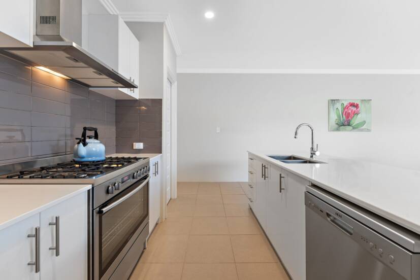 4 Cordata Avenue, WANDI, WA 6167 AUS