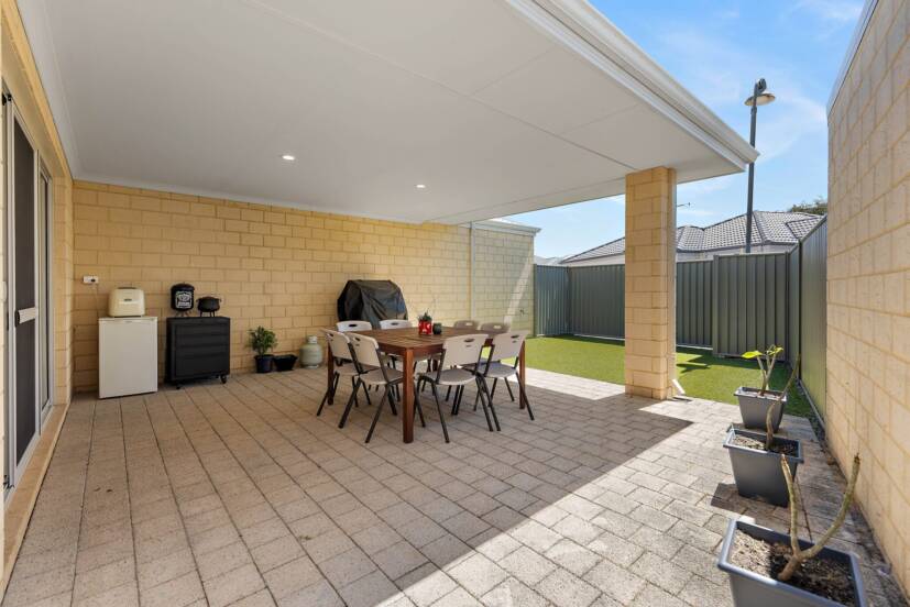 4 Cordata Avenue, WANDI, WA 6167 AUS