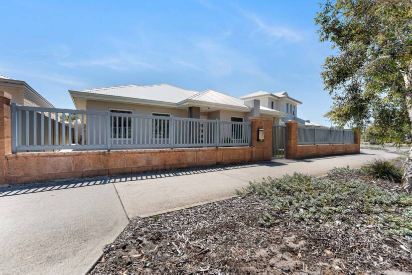 4 Cordata Avenue, WANDI, WA 6167 AUS