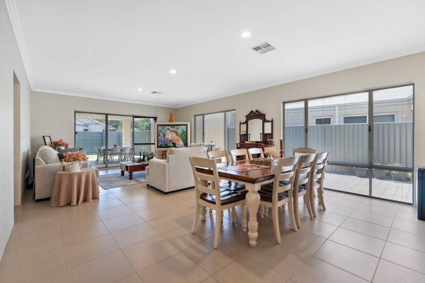 4 Cordata Avenue, WANDI, WA 6167 AUS