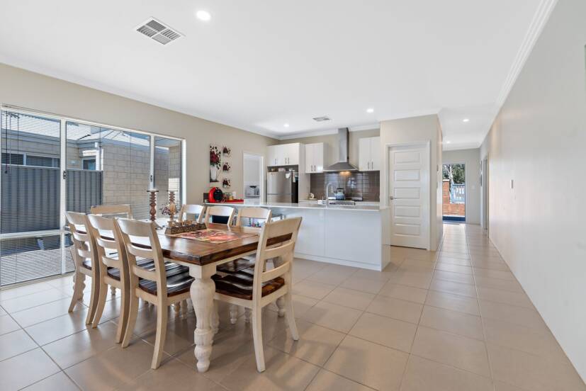 4 Cordata Avenue, WANDI, WA 6167 AUS