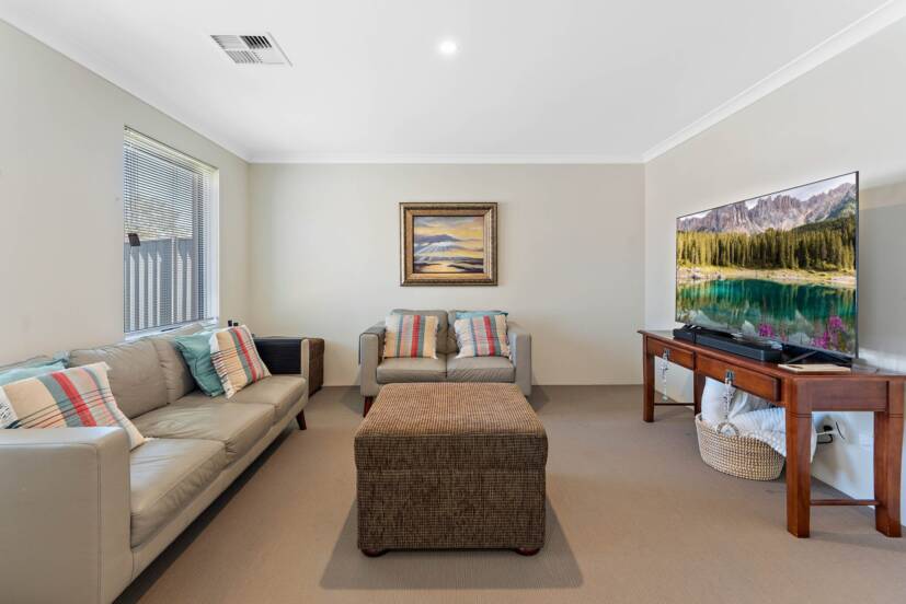 4 Cordata Avenue, WANDI, WA 6167 AUS