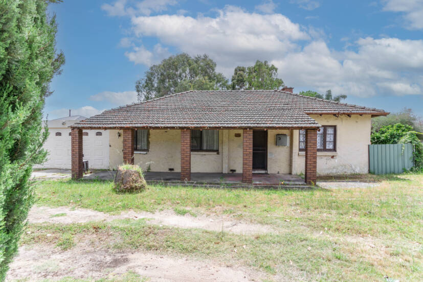 84 The Crescent, MADDINGTON, WA 6109 AUS