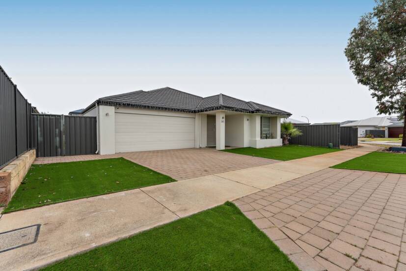 41 Berkshire Approach, PIARA WATERS, WA 6112 AUS