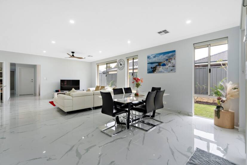 41 Berkshire Approach, PIARA WATERS, WA 6112 AUS
