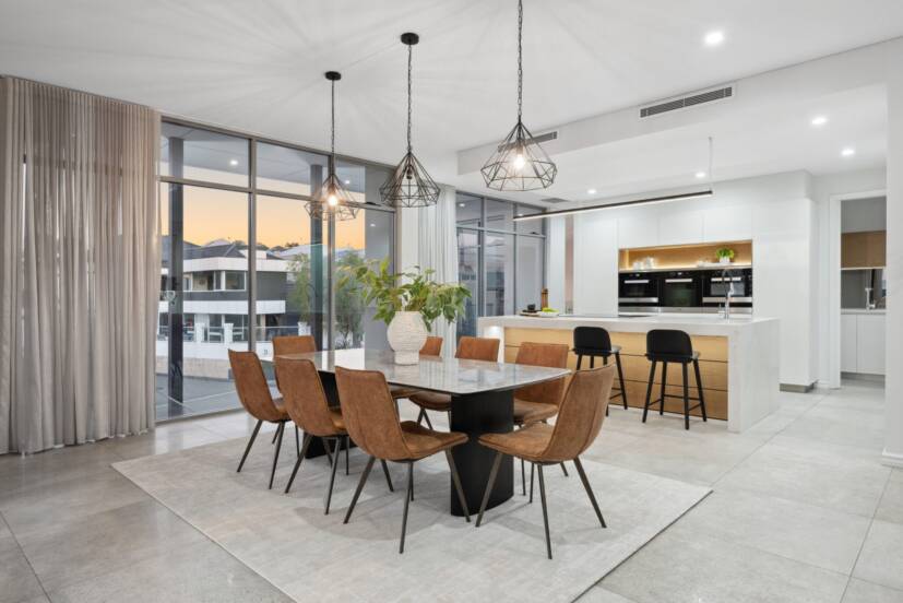 10 Lucretia Circle, NORTH COOGEE, WA 6163 AUS