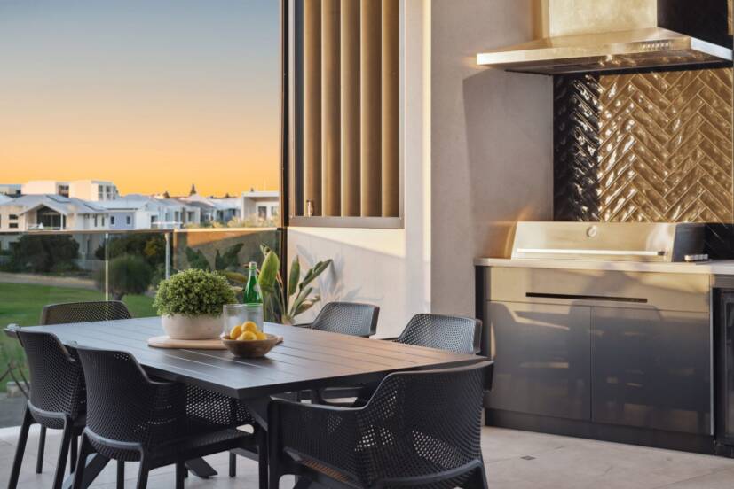 10 Lucretia Circle, NORTH COOGEE, WA 6163 AUS