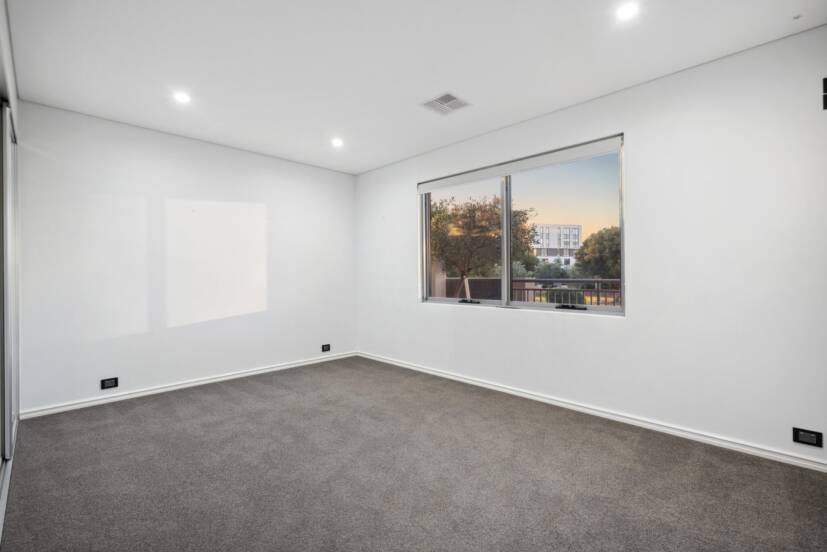 10 Lucretia Circle, NORTH COOGEE, WA 6163 AUS