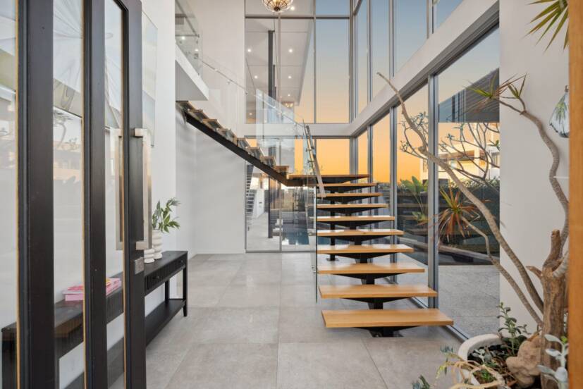 10 Lucretia Circle, NORTH COOGEE, WA 6163 AUS