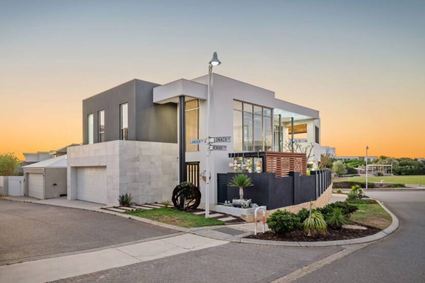 10 Lucretia Circle, NORTH COOGEE, WA 6163 AUS