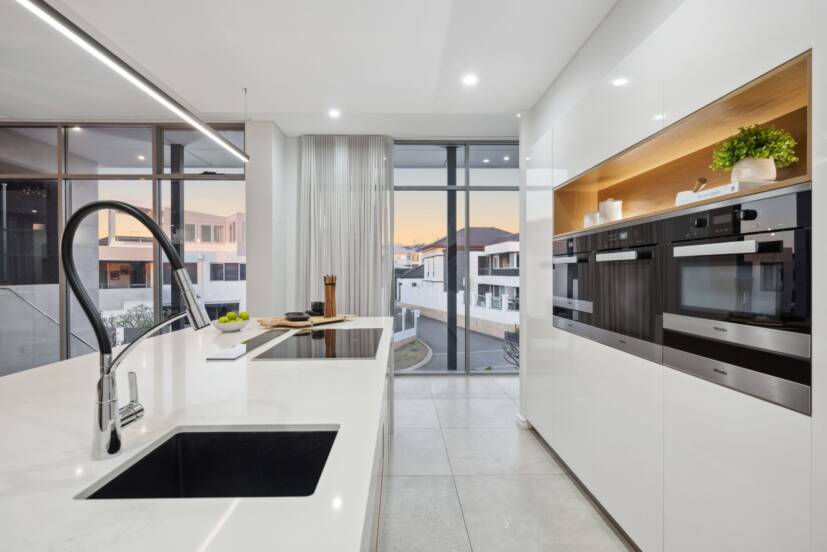 10 Lucretia Circle, NORTH COOGEE, WA 6163 AUS