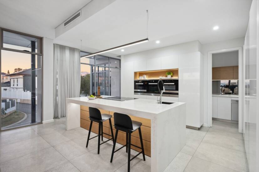 10 Lucretia Circle, NORTH COOGEE, WA 6163 AUS