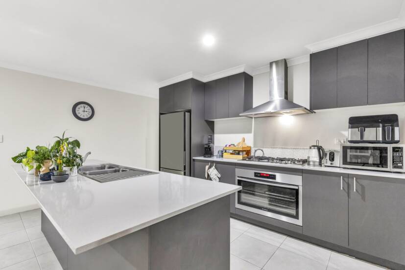 12 Flatbush Road, HILBERT, WA 6112 AUS
