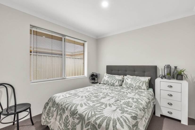 12 Flatbush Road, HILBERT, WA 6112 AUS