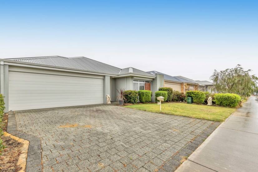 12 Flatbush Road, HILBERT, WA 6112 AUS