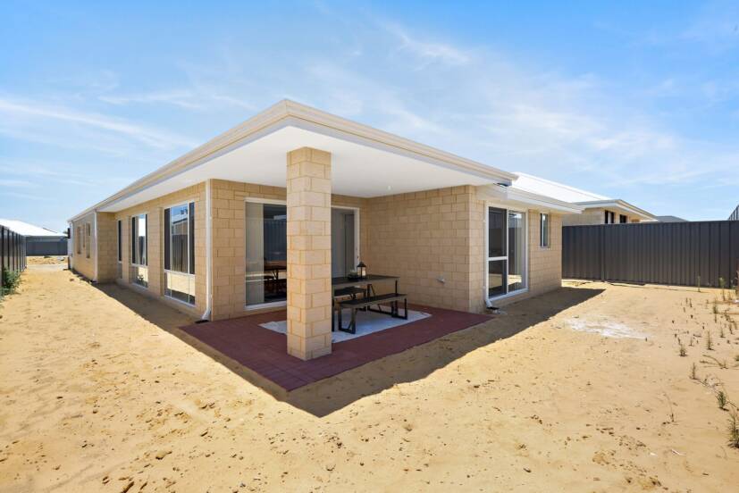 3 Trotter Street, FORRESTDALE, WA 6112 AUS