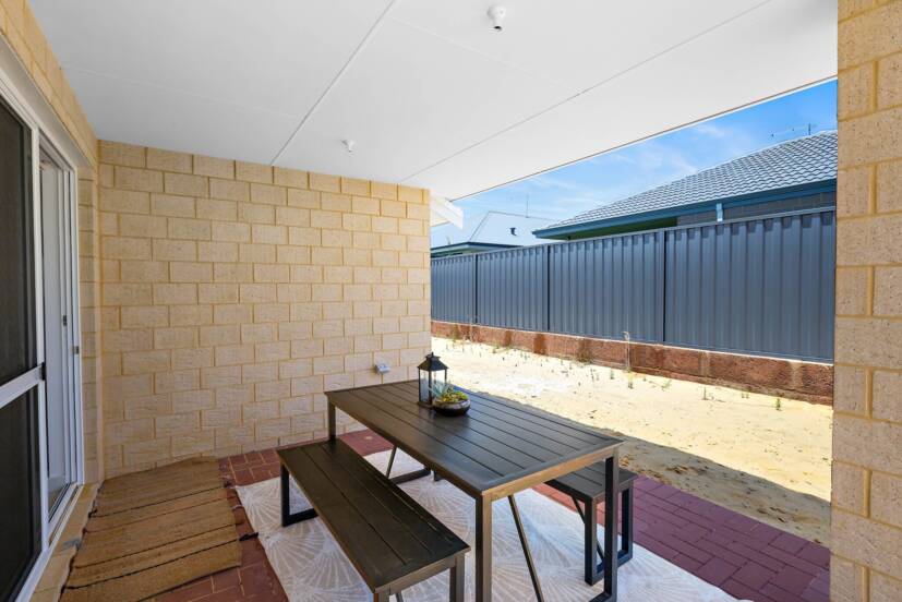 3 Trotter Street, FORRESTDALE, WA 6112 AUS