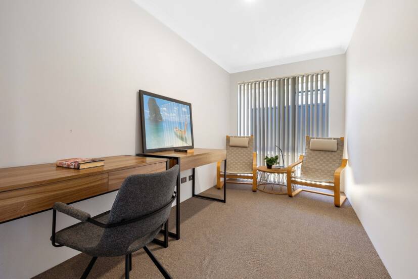 3 Trotter Street, FORRESTDALE, WA 6112 AUS