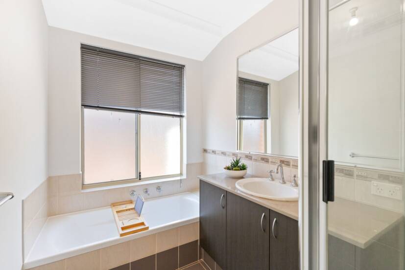 58 Columbia Parkway, PIARA WATERS, WA 6112 AUS