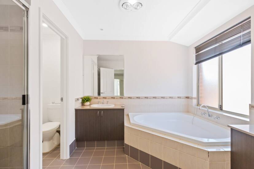 58 Columbia Parkway, PIARA WATERS, WA 6112 AUS