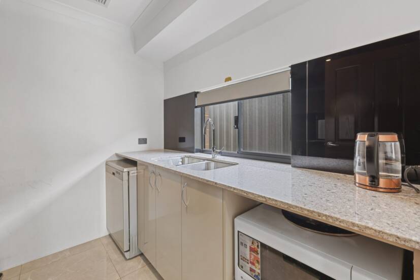 6 Corymbia Boulevard, BYFORD, WA 6122 AUS