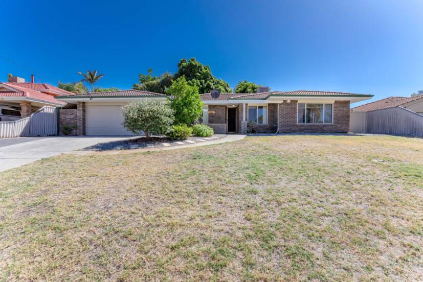 11 Maitland Place, THORNLIE, WA 6108 AUS