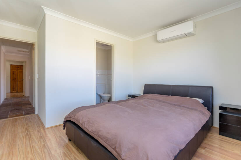 11 Maitland Place, THORNLIE, WA 6108 AUS