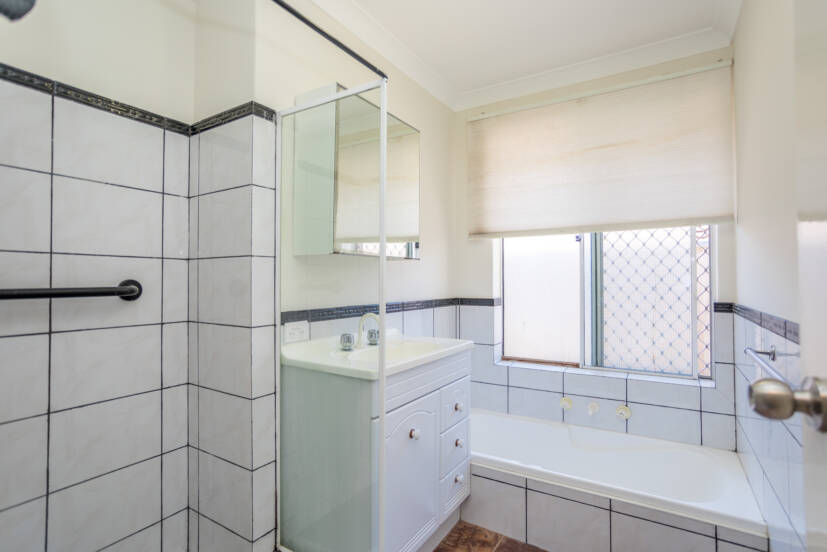 11 Maitland Place, THORNLIE, WA 6108 AUS