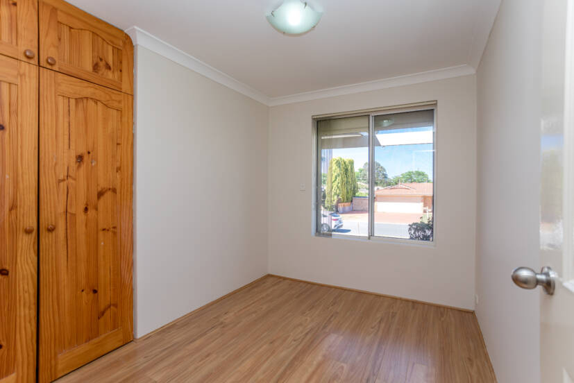 11 Maitland Place, THORNLIE, WA 6108 AUS