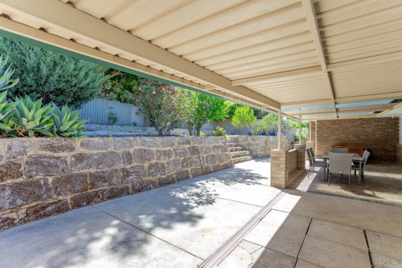 11 Maitland Place, THORNLIE, WA 6108 AUS