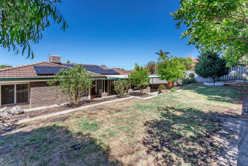 11 Maitland Place, THORNLIE, WA 6108 AUS