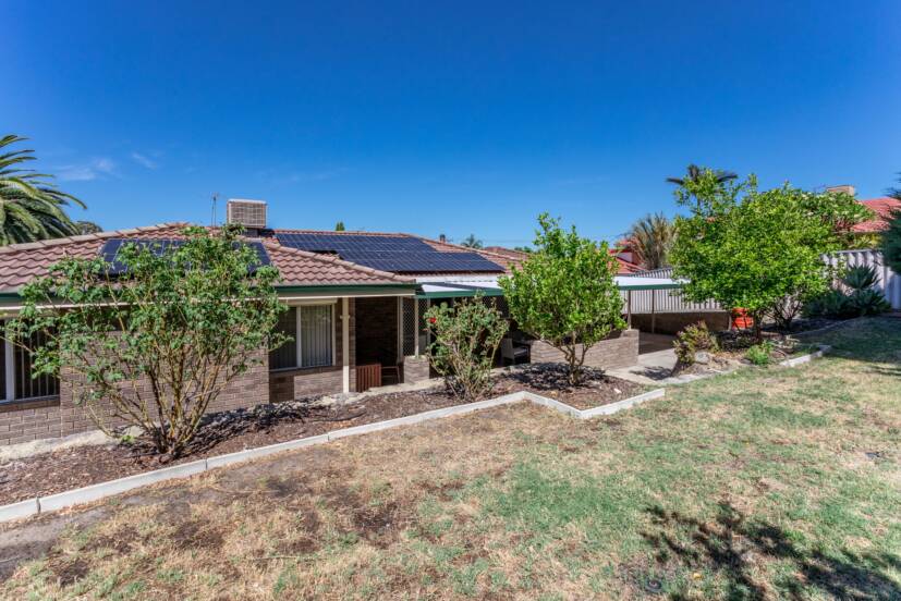 11 Maitland Place, THORNLIE, WA 6108 AUS