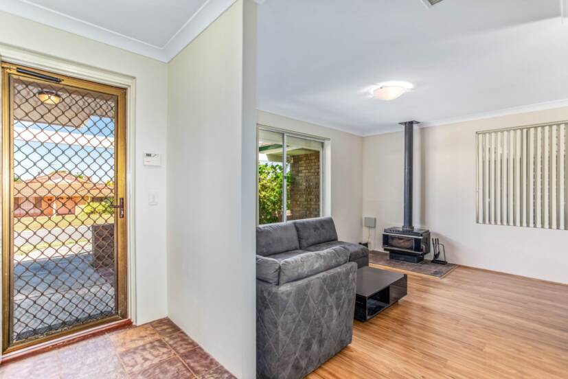11 Maitland Place, THORNLIE, WA 6108 AUS