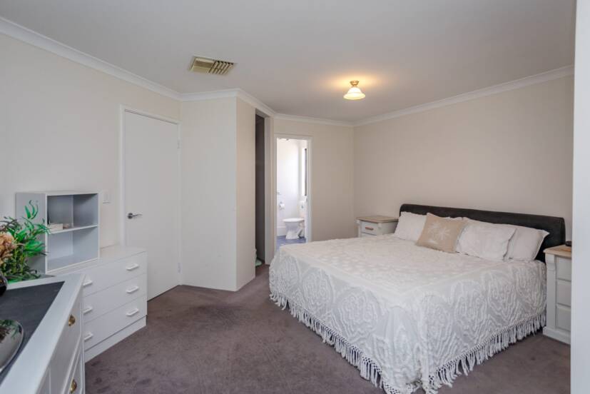 75 Gundaring Turn, CANNING VALE, WA 6155 AUS