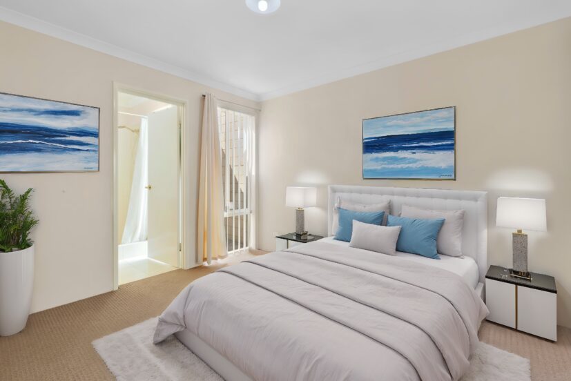 8 Impressa View, PIARA WATERS, WA 6112 AUS