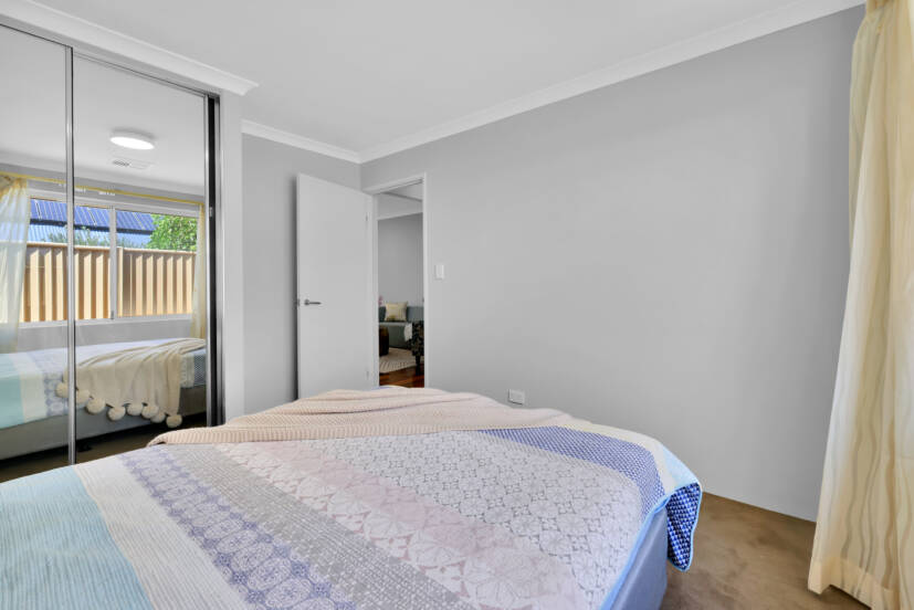 14 Adenine Bend, PIARA WATERS, WA 6112 AUS