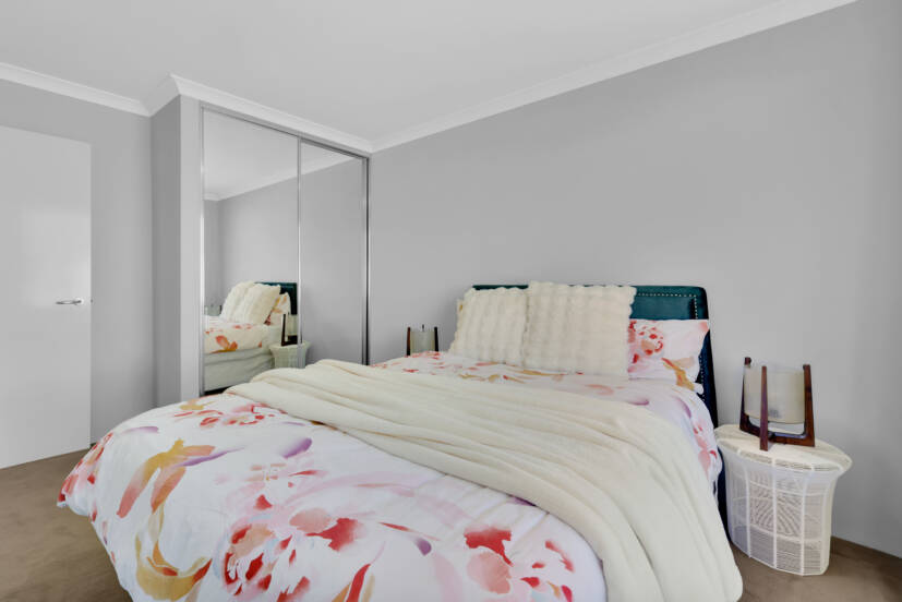 14 Adenine Bend, PIARA WATERS, WA 6112 AUS
