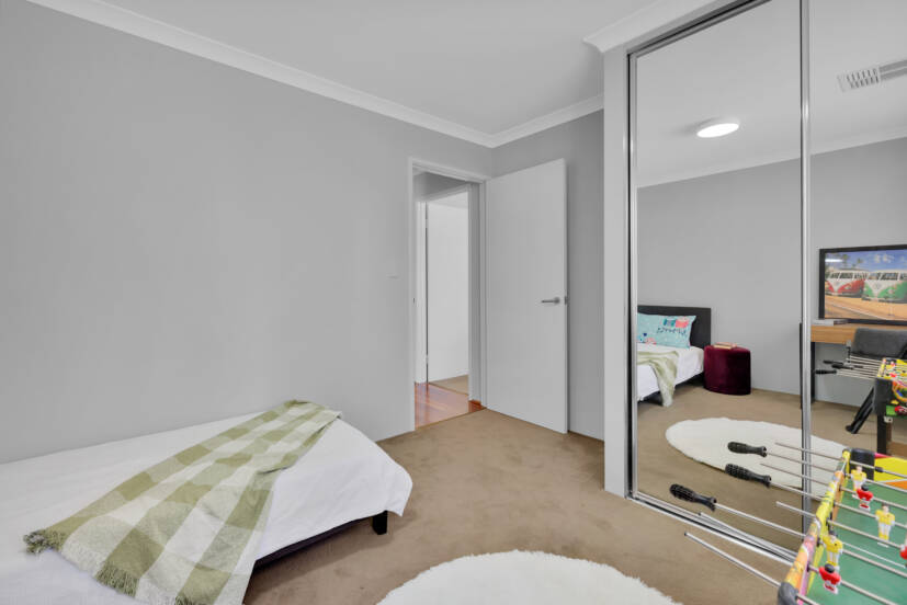 14 Adenine Bend, PIARA WATERS, WA 6112 AUS
