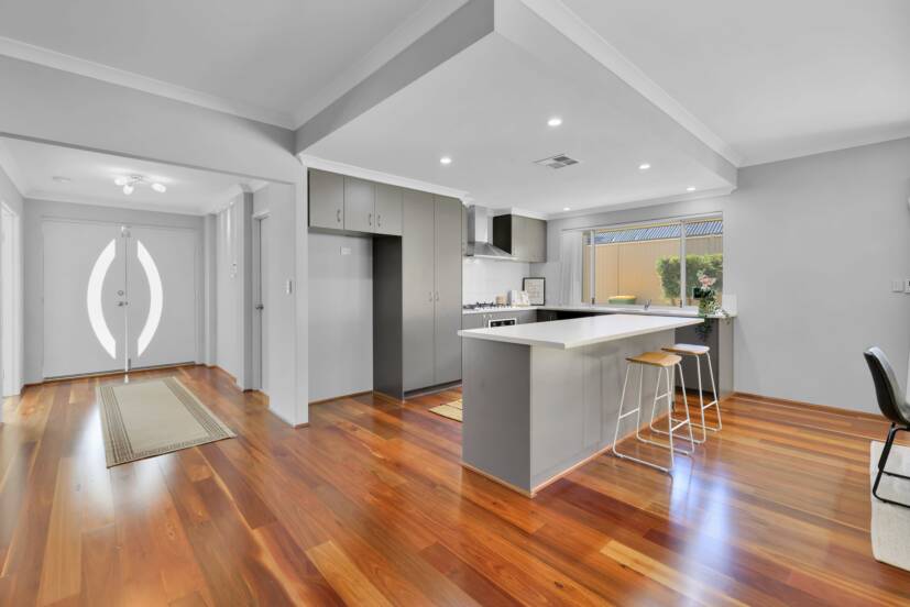 14 Adenine Bend, PIARA WATERS, WA 6112 AUS