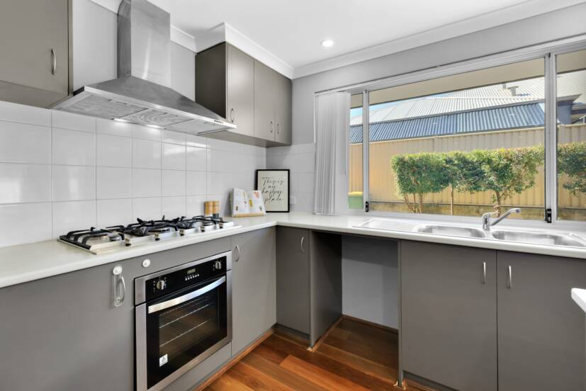 14 Adenine Bend, PIARA WATERS, WA 6112 AUS
